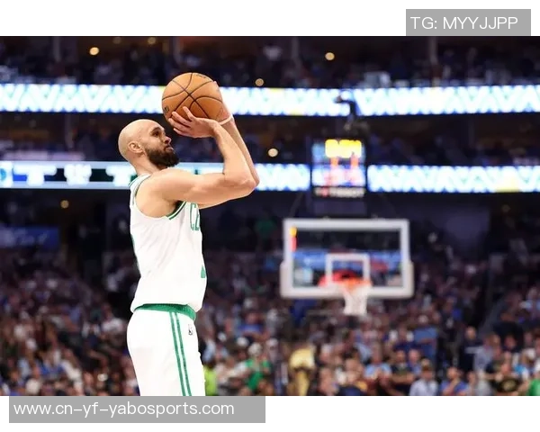 德里克怀特表现低迷12投仅3中三分球命中率不佳失误频繁